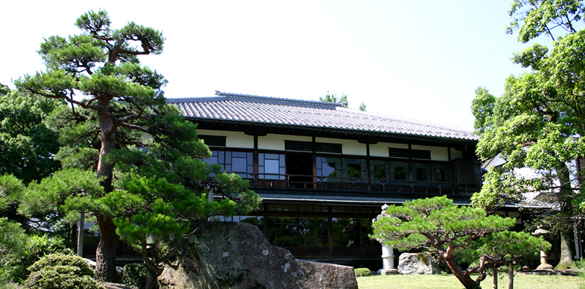 慶雲館外観写真